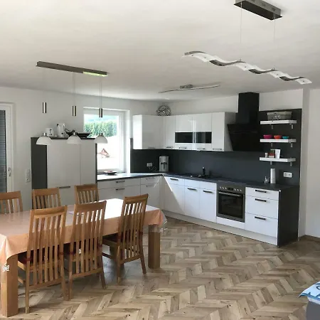 フェリエンハウス グロバウアー 2 別荘 Schwarzenberg am Bohmerwald